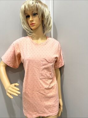 Women’s Vintage Pebble Court Coral  Short Sleeve Pocket Tee with black dots.